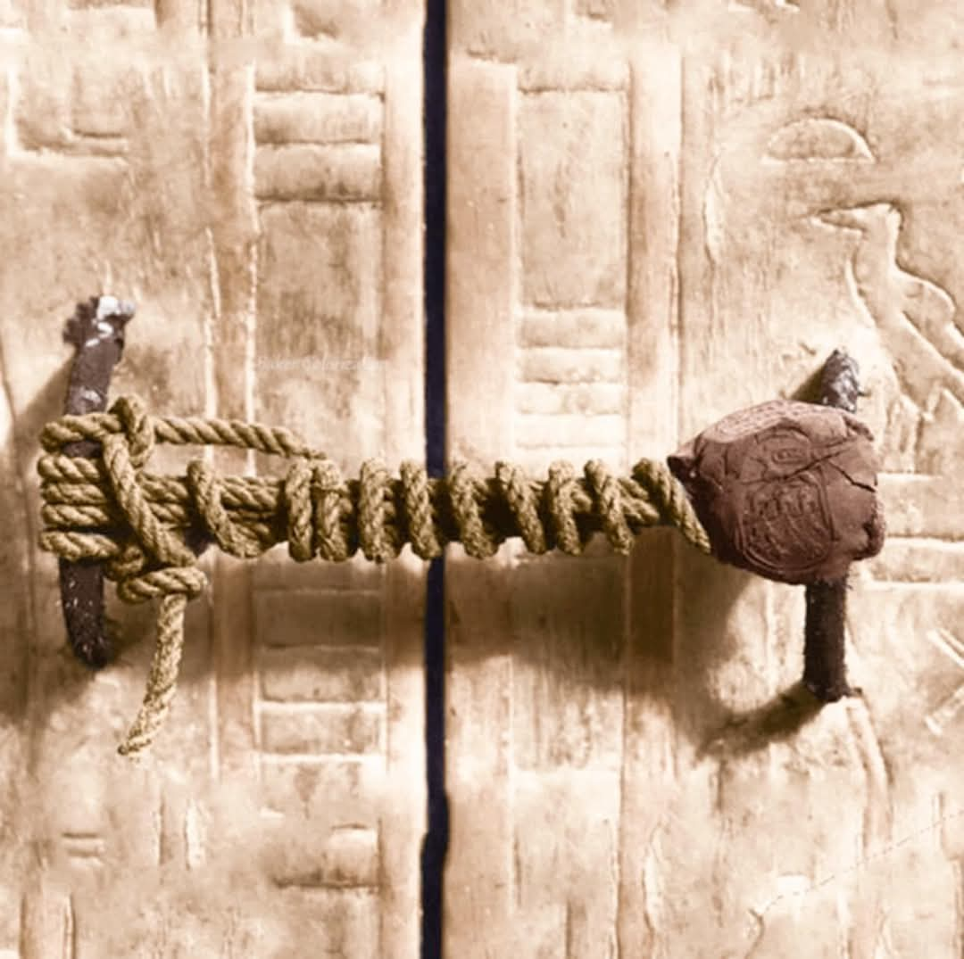 In 1922, British archaeologist Howard Carter unearthed the sealed doorway buried beneath debris