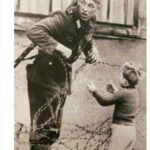 In August 1961, a daring East German soldier defied orders to aid a young boy’s escape across the newly built Berlin Wall.